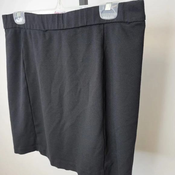 Smart Set Skirt - Picture 2 of 4